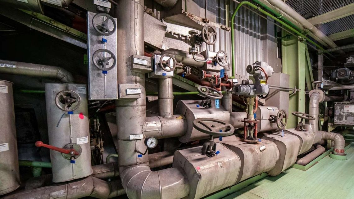 Zasuwa klinowa – czym jest i gdzie się ją stosuje?