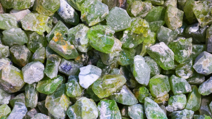 Minerały – zielony serpentynit i jego rola w górnictwie