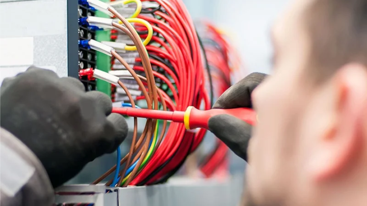 Egzaminy sepowskie: Przewodnik po egzaminach sep dla elektryków i energetyków